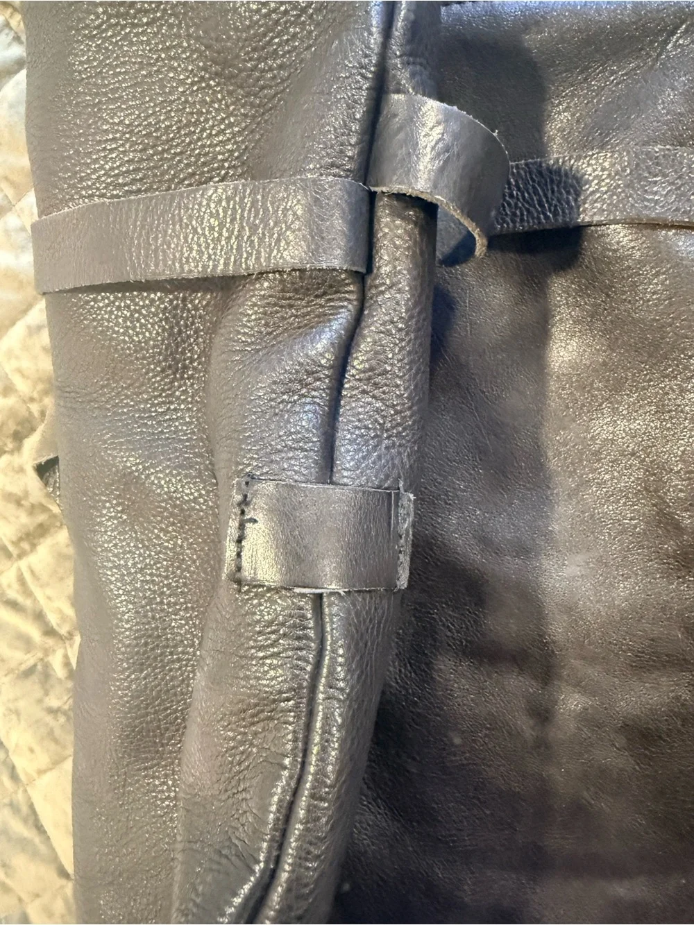 Large Textured Leather Tote Bag backpack adjustable strap in black - Picture 4 of 7